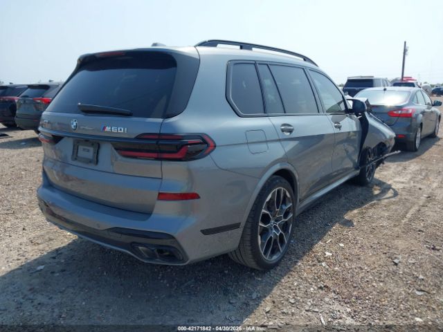 2025 BMW X7 5UX33EM06S9Y33892 Photo 3