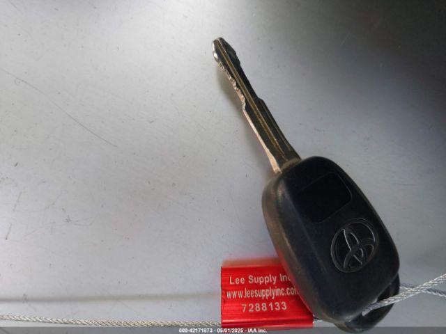 JTDKDTB31E1069948 Toyota Prius C One