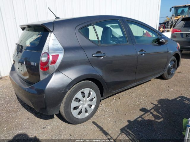 JTDKDTB31E1069948 Toyota Prius C One
