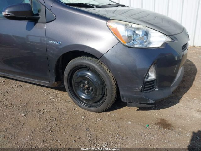 JTDKDTB31E1069948 Toyota Prius C One