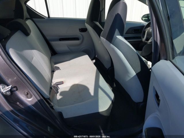 JTDKDTB31E1069948 Toyota Prius C One