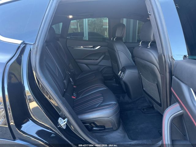 ZN661XUA1JX302021 Maserati Levante
