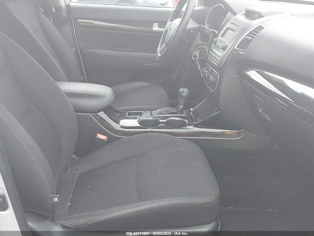 5XYKT3A64FG572728 KIA SORENTO LX