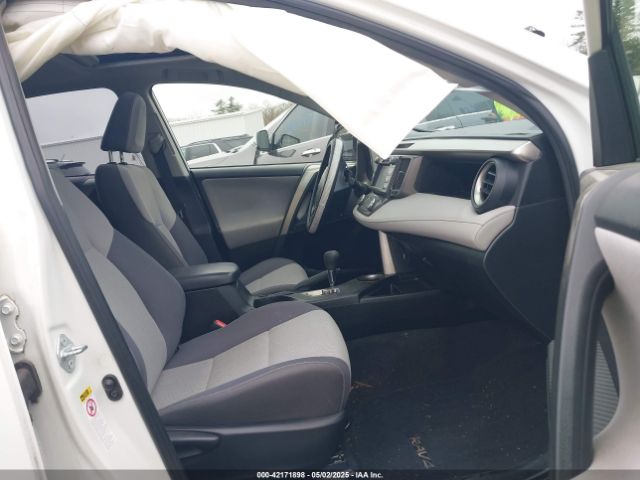 JTMRFREV4FJ015019 Toyota Rav4 Xle