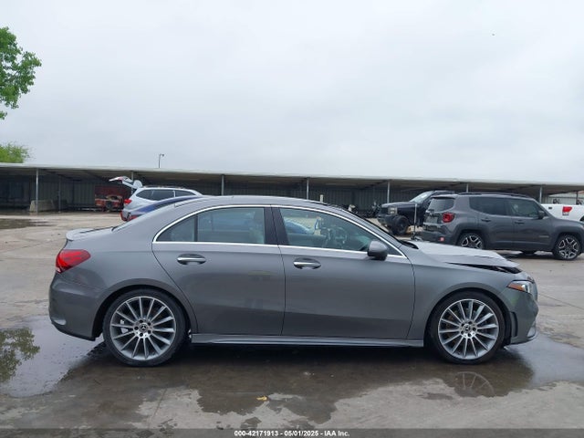 Mercedes-Benz m260 2019 WDD3G4EB5KW018588 Image 13