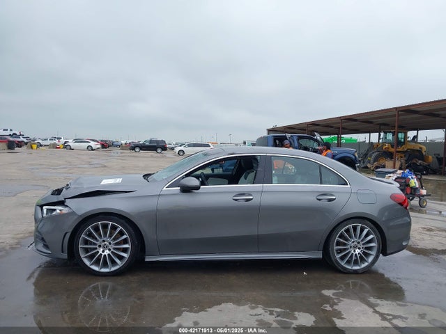 Mercedes-Benz m260 2019 WDD3G4EB5KW018588 Image 14