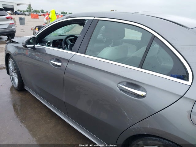 Mercedes-Benz m260 2019 WDD3G4EB5KW018588 Image 6