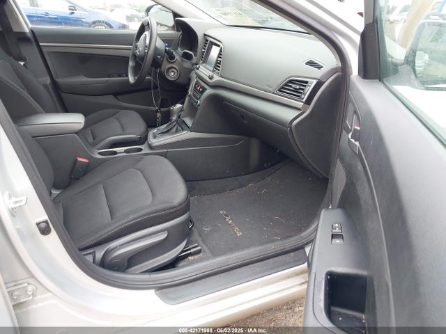 5NPD74LF5JH397990 Hyundai ELANTRA SE