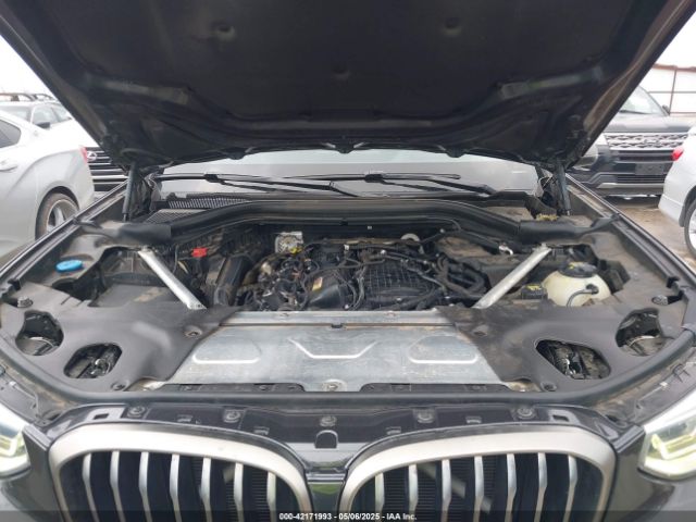2018 BMW X3 5UXTS3C52J0Y97855 Photo 9