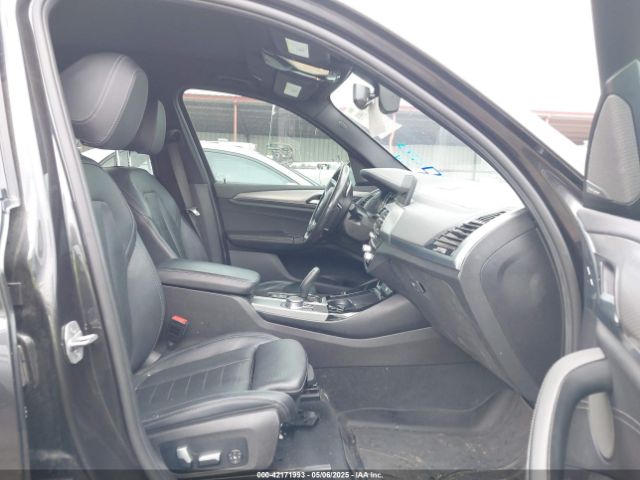 2018 BMW X3 5UXTS3C52J0Y97855 Photo 4