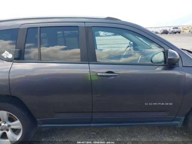 1C4NJDEB3GD713675 Jeep Compass Latitude