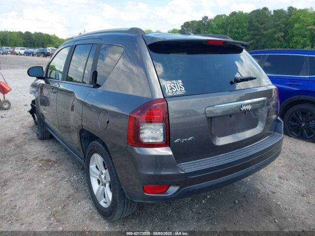 1C4NJDEB3GD713675 Jeep Compass Latitude