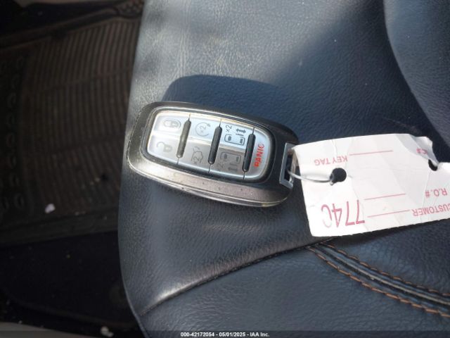 2C4RC1BG2HR803084 Chrysler Pacifica Touring-l