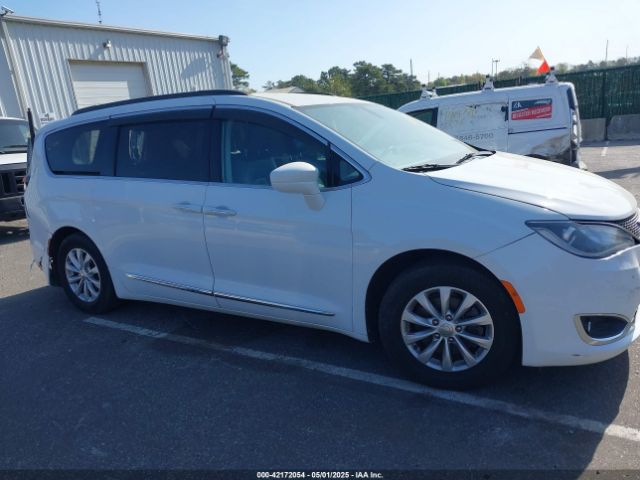 2C4RC1BG2HR803084 Chrysler Pacifica Touring-l