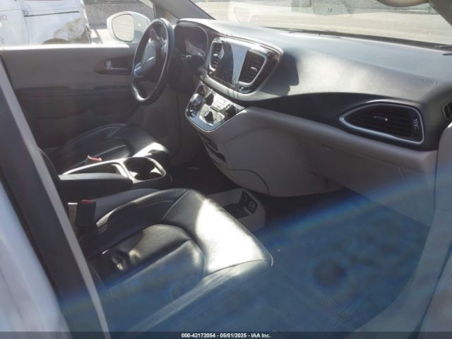 2C4RC1BG2HR803084 Chrysler Pacifica Touring-l