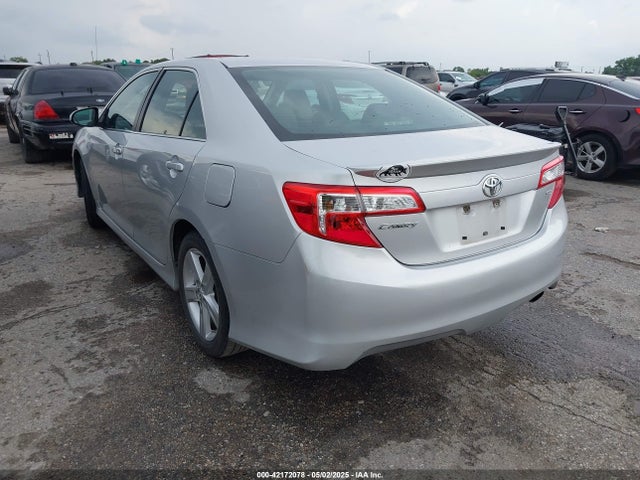 4T1BF1FK1EU323362 Toyota CAMRY SE
