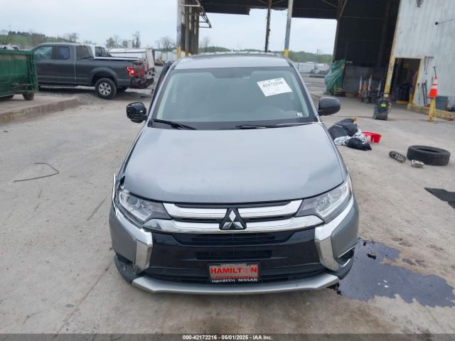 JA4AZ2A32JZ004749 Mitsubishi Outlander Es