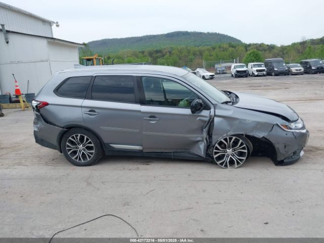 JA4AZ2A32JZ004749 Mitsubishi Outlander Es