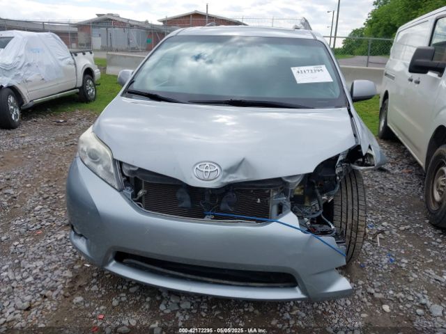 5TDYK3DC6GS724009 Toyota Sienna Xle 8 Passenger