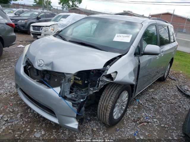 5TDYK3DC6GS724009 Toyota Sienna Xle 8 Passenger