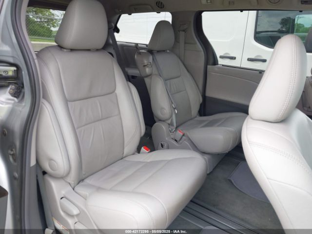 5TDYK3DC6GS724009 Toyota Sienna Xle 8 Passenger