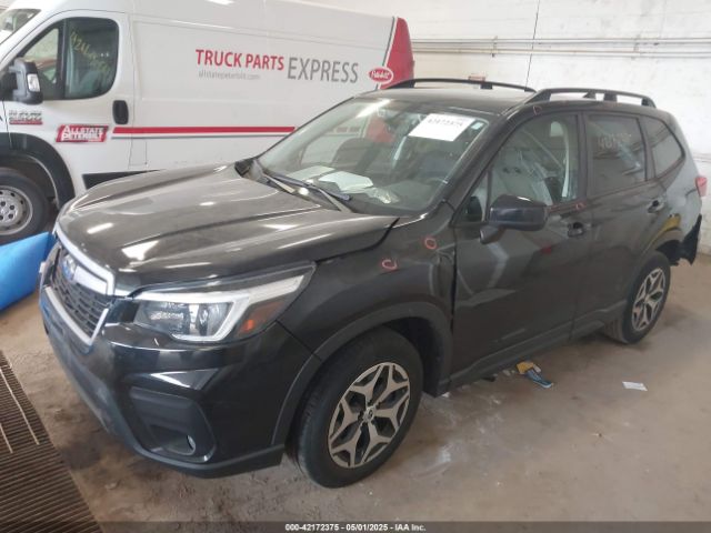 2021 SUBARU FORESTER JF2SKAFC0MH586444 Photo 1