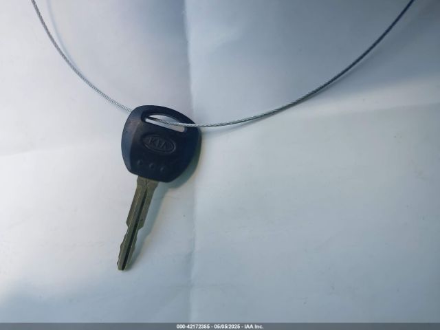 KNDMG4C73E6552951 KIA SEDONA LX