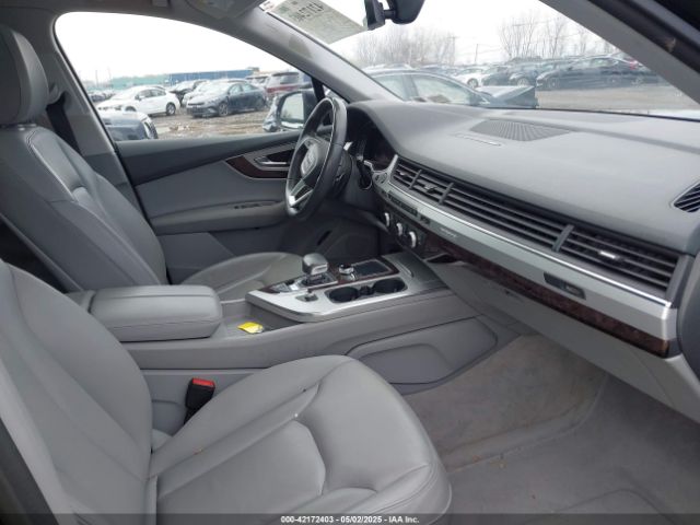 2019 AUDI Q7 WA1LHAF74KD017633 Photo 4