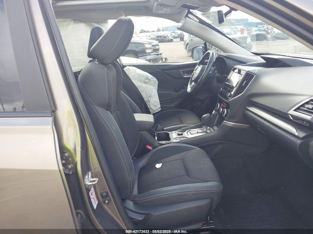JF2SKAGC1KH434894 Subaru Forester Premium