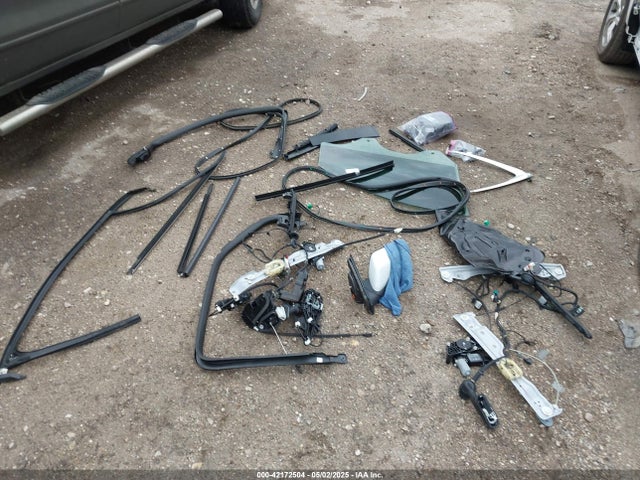 2GNAXKEX4J6152090 Chevrolet EQUINOX LT