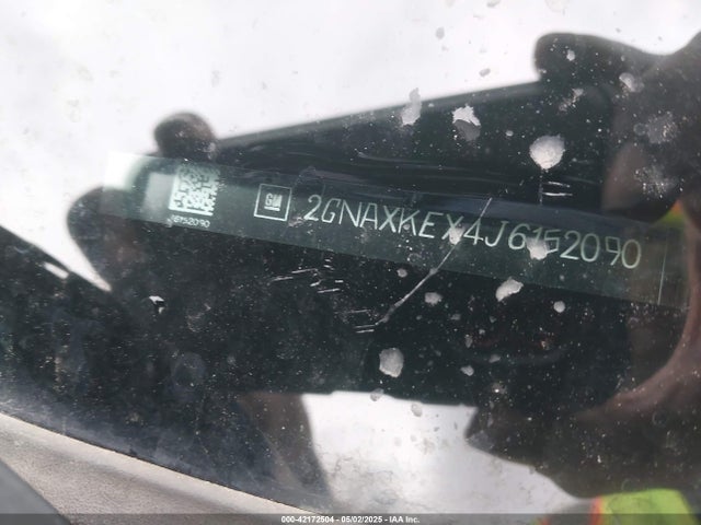 2GNAXKEX4J6152090 Chevrolet EQUINOX LT
