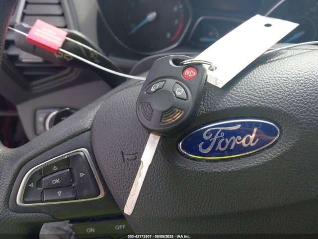 1FMCU0GD5HUA37443 Ford ESCAPE SE