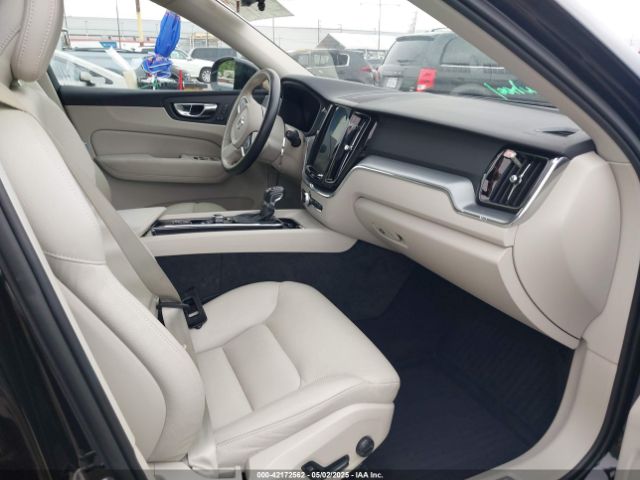 LYVA22RK8KB229949 Volvo Xc60 T6 Momentum