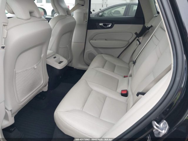 LYVA22RK8KB229949 Volvo Xc60 T6 Momentum