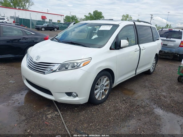 5TDYK3DC3FS529256 Toyota Sienna Limited 7 Passenger