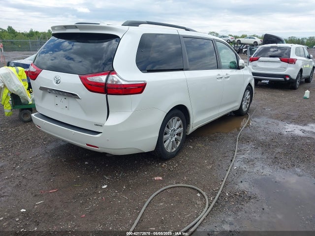 5TDYK3DC3FS529256 Toyota Sienna Limited 7 Passenger
