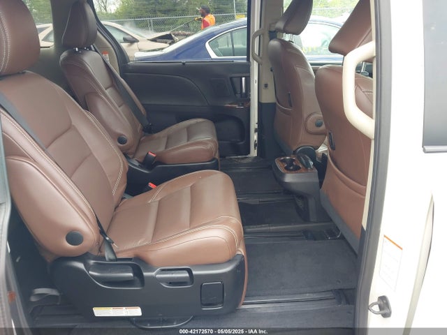 5TDYK3DC3FS529256 Toyota Sienna Limited 7 Passenger