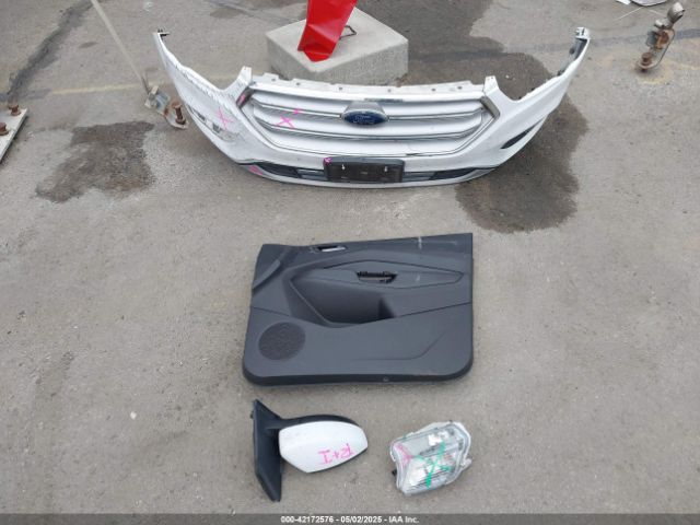 1FMCU0GD6HUC27154 Ford ESCAPE SE