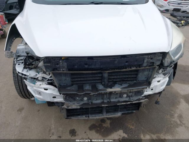 1FMCU0GD6HUC27154 Ford ESCAPE SE