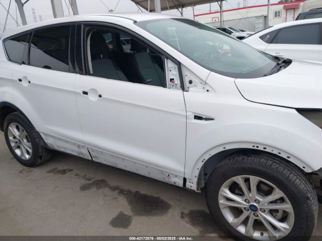 1FMCU0GD6HUC27154 Ford ESCAPE SE