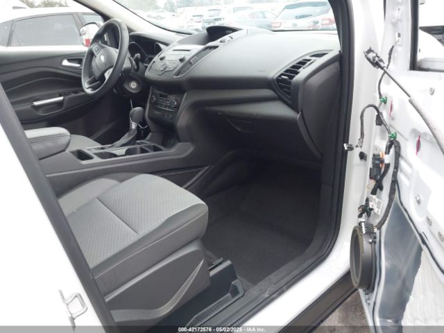 1FMCU0GD6HUC27154 Ford ESCAPE SE