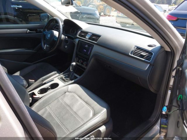 1VWBN7A35EC028438 Volkswagen Passat 2.0l Tdi Se