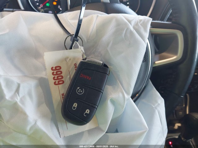 3C4NJDBB1KT813958 Jeep Compass Latitude 4x4