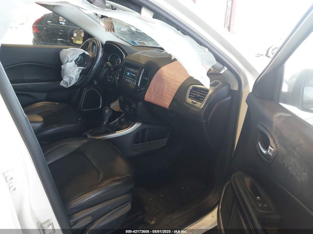 3C4NJDBB1KT813958 Jeep Compass Latitude 4x4