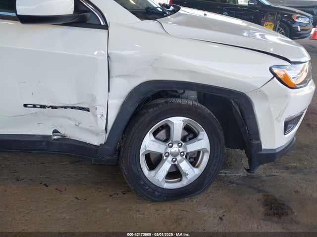 3C4NJDBB1KT813958 Jeep Compass Latitude 4x4