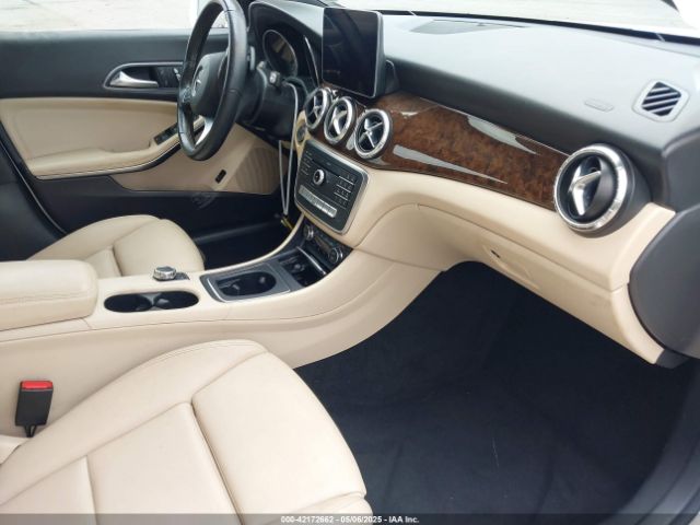 2019 MERCEDES-BENZ CLA 250 WDDSJ4EB0KN749822 Photo 4