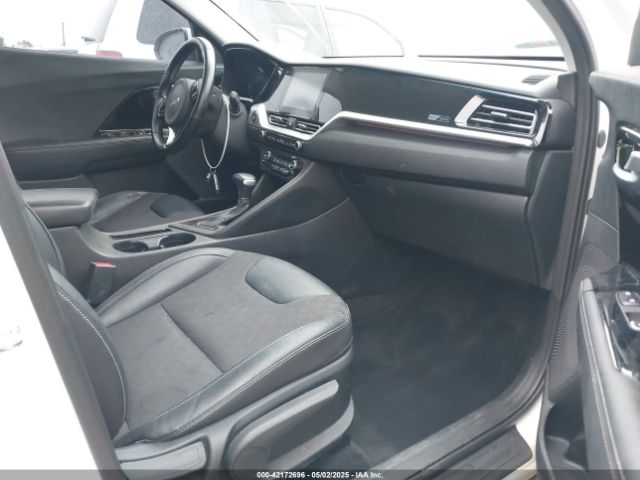 2022 KIA NIRO KNDCB3LC3N5547028 Photo 4