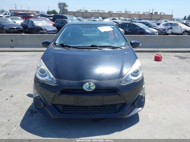 JTDKDTB35G1121651 Toyota Prius C Two