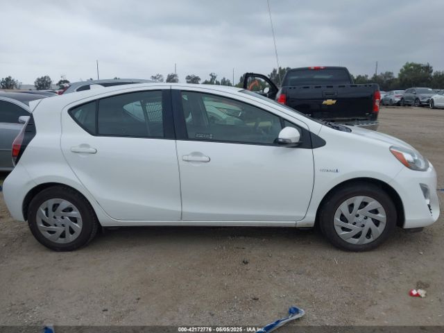 JTDKDTB36G1121951 Toyota Prius C Two