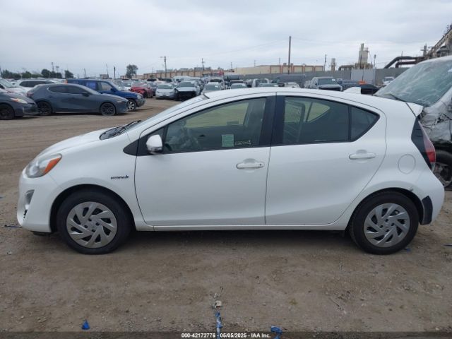 JTDKDTB36G1121951 Toyota Prius C Two